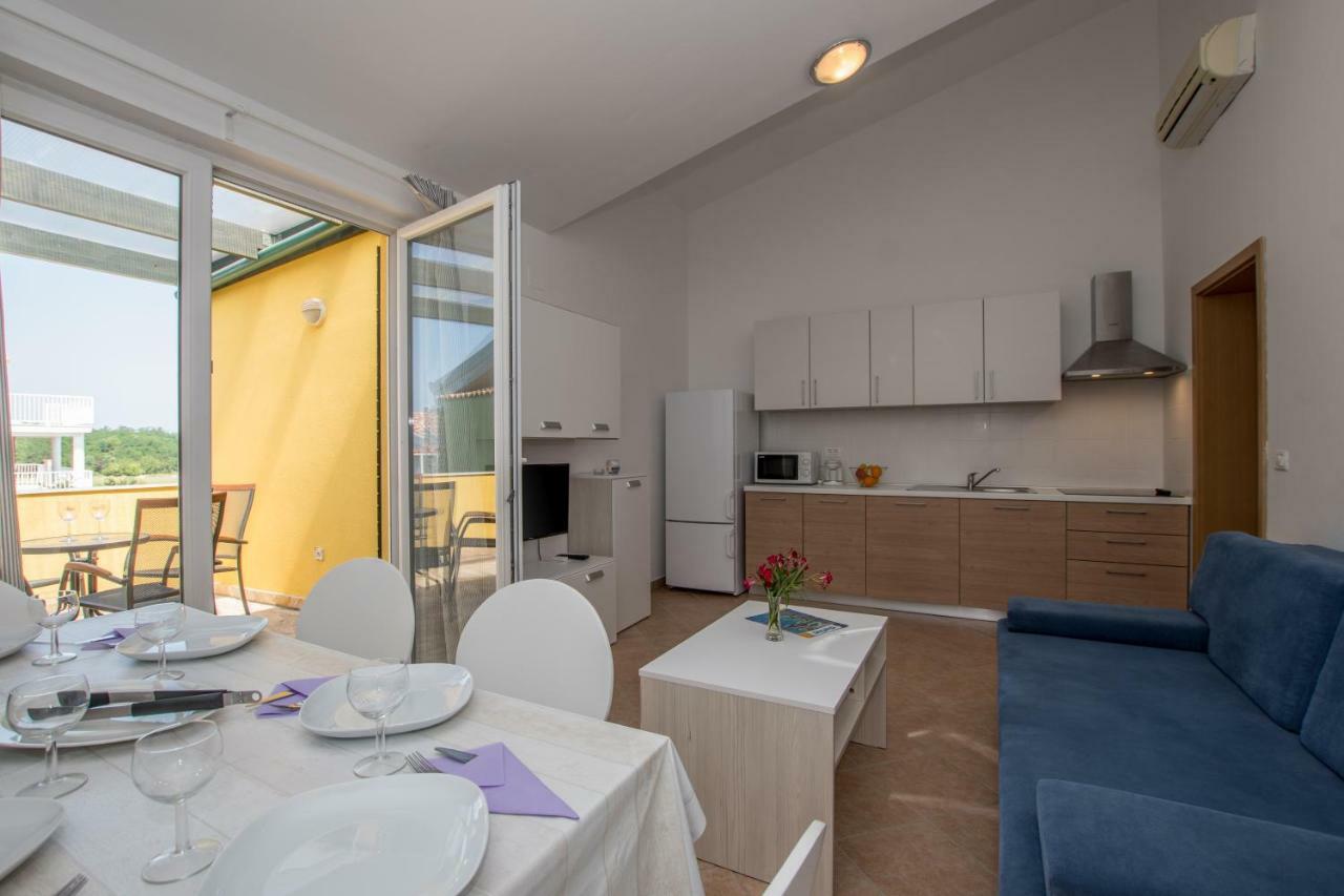 Apartmani Svjetionik Umag Exteriör bild